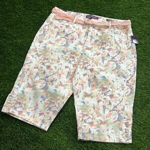 Gloria Vanderbilt Vintage White Belted Skimmer Shorts